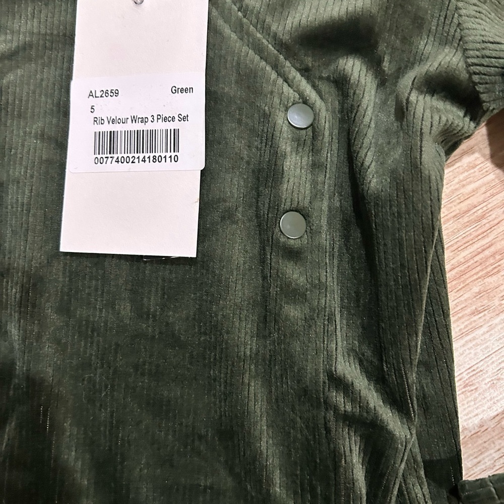 Crew Basic Ribbed Velour Wrap Set in Olive size 5 - Picture 3 of 6